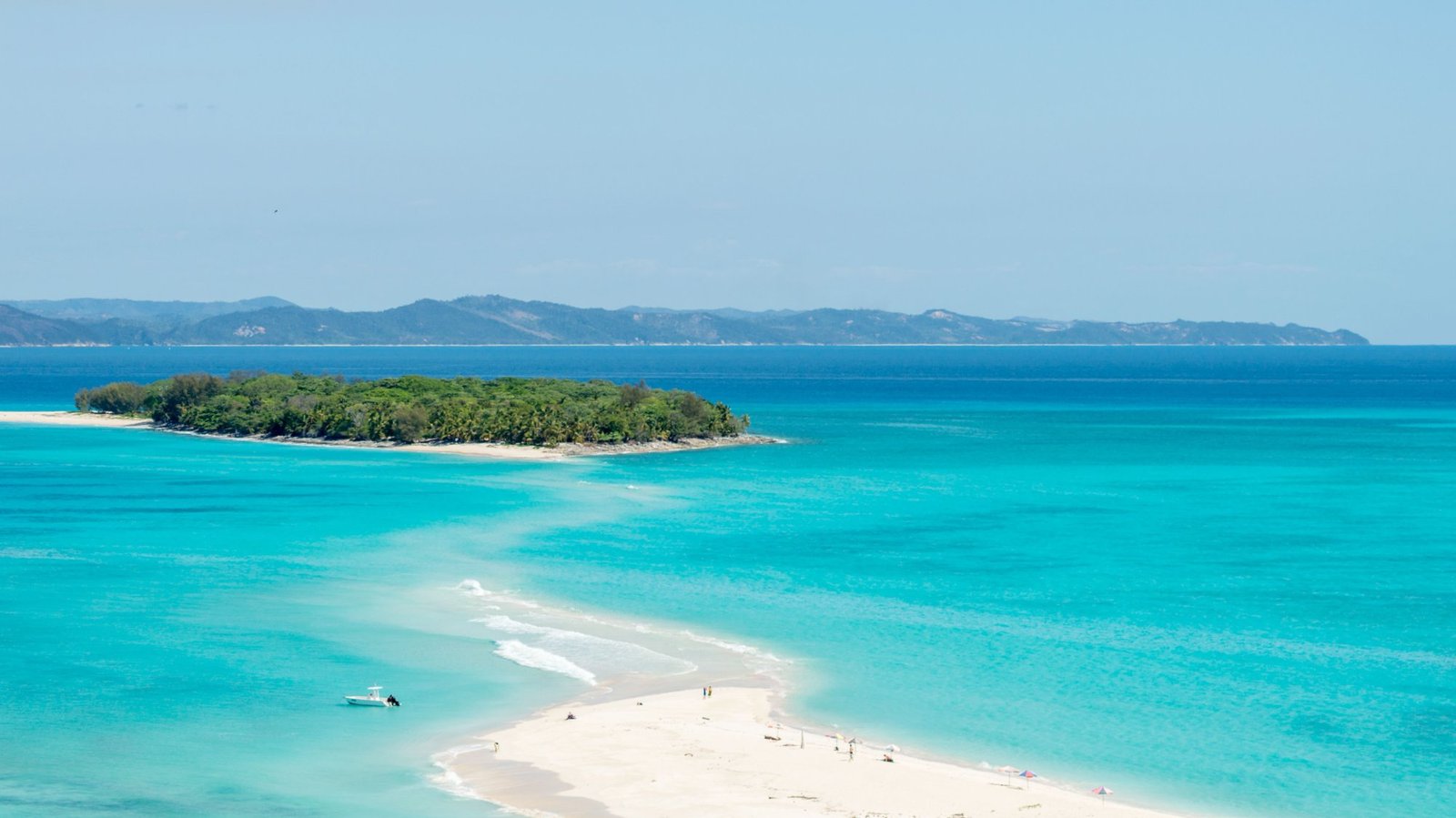 Île Iranja et son banc de sable blanc